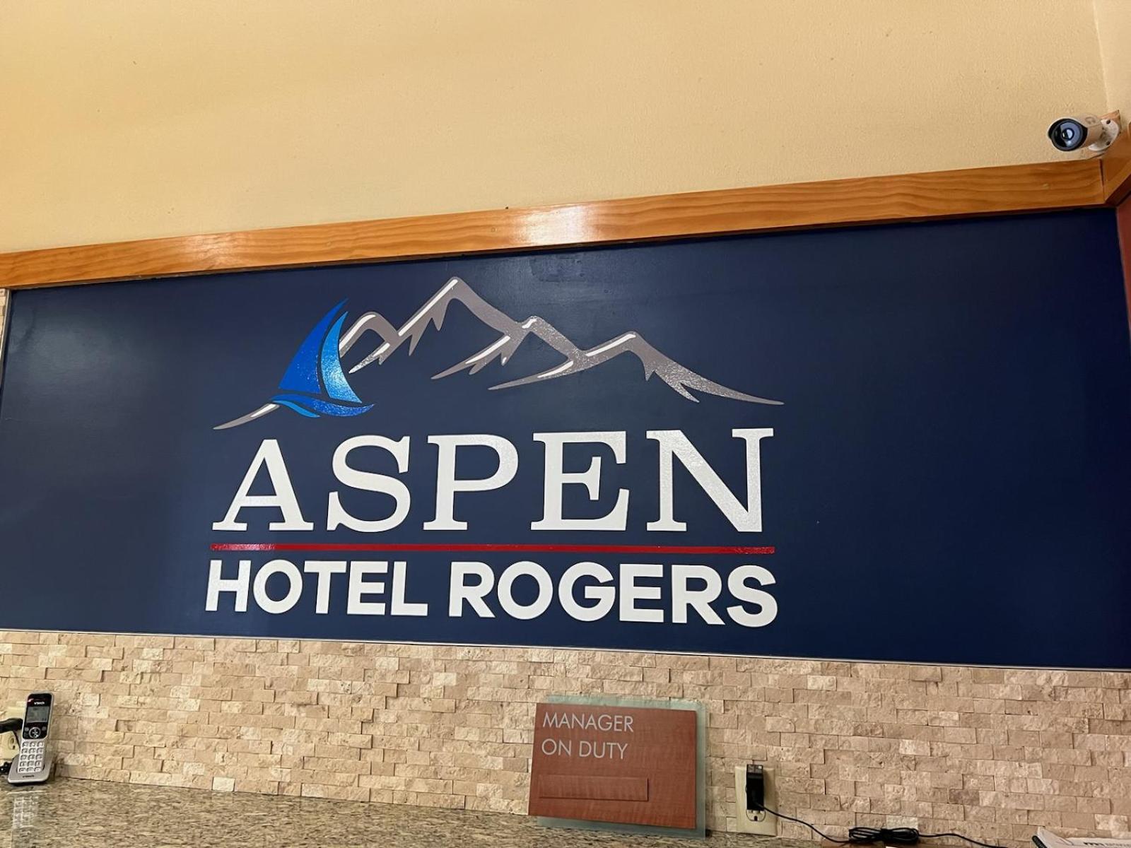 Aspen Hotel Rogers Formerly Americ Inn Buitenkant foto